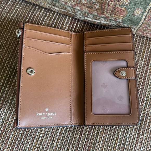 ✅Kate Spade - Brown Pebbled Leather Small Bifold Wallet! - Picture 4 of 5
